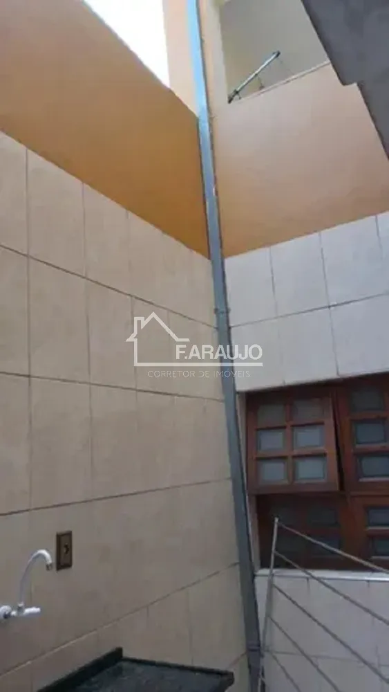 Casa, 3 quartos, 200 m² - Foto 4