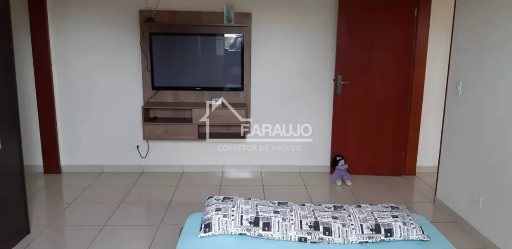 Casa, 4 quartos, 240 m² - Foto 5