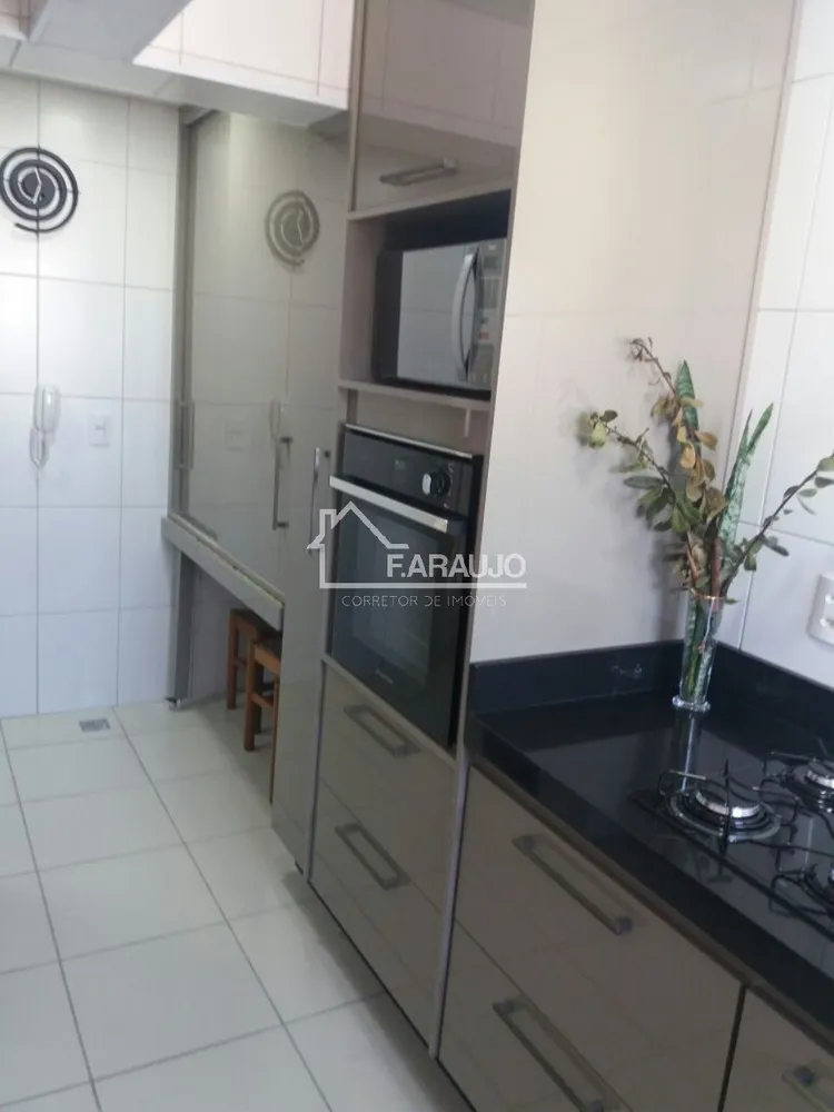 Apartamento, 3 quartos, 185 m² - Foto 4