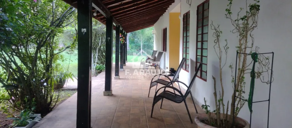 Chácara, 3 quartos, 2800 m² - Foto 1