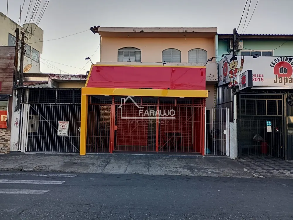 Casa, 4 quartos, 265 m² - Foto 1