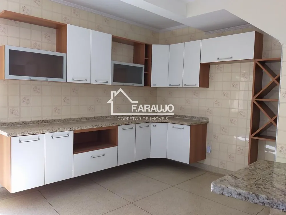 Casa, 5 quartos, 182 m² - Foto 5