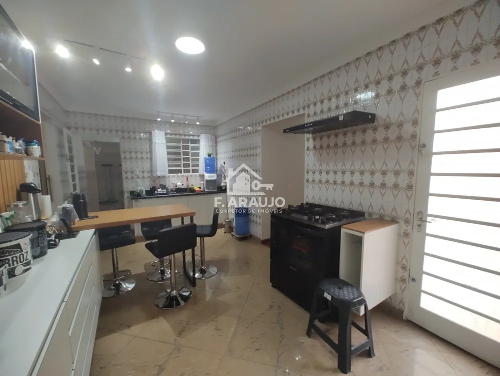 Casa, 4 quartos, 218 m² - Foto 8