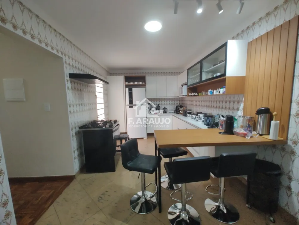 Casa, 4 quartos, 218 m² - Foto 4