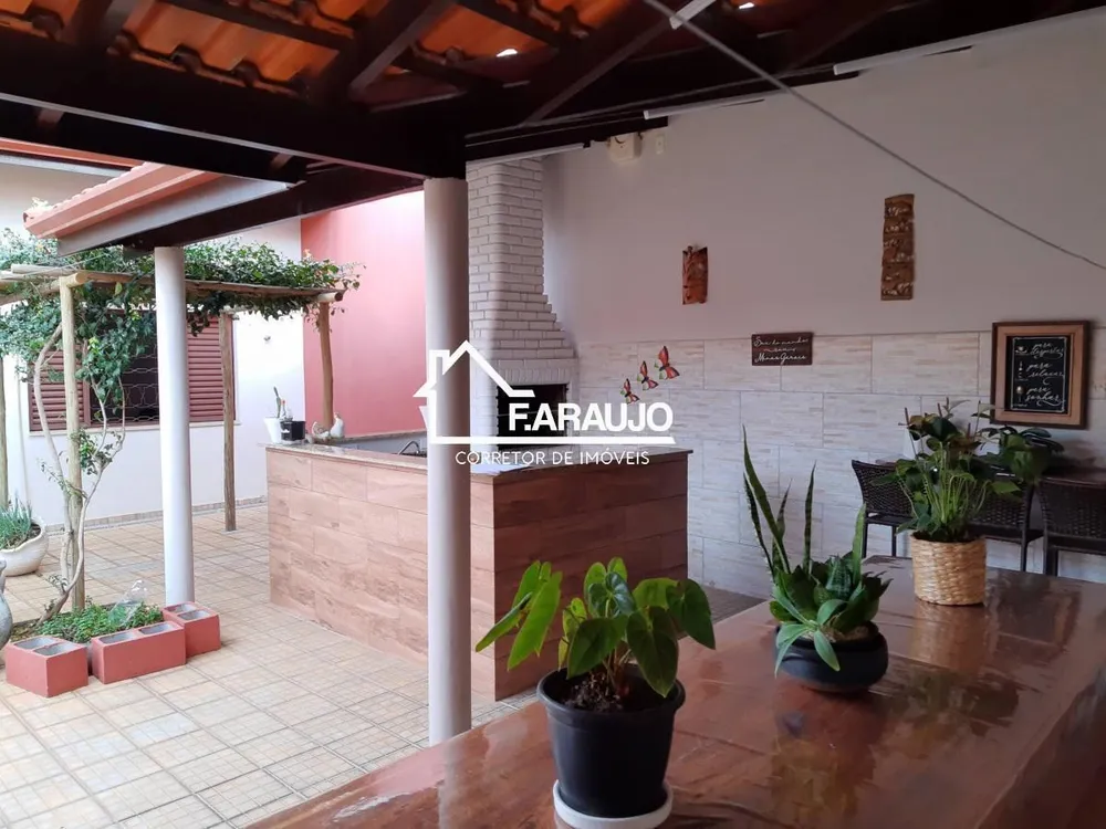 Casa, 3 quartos, 304 m² - Foto 3