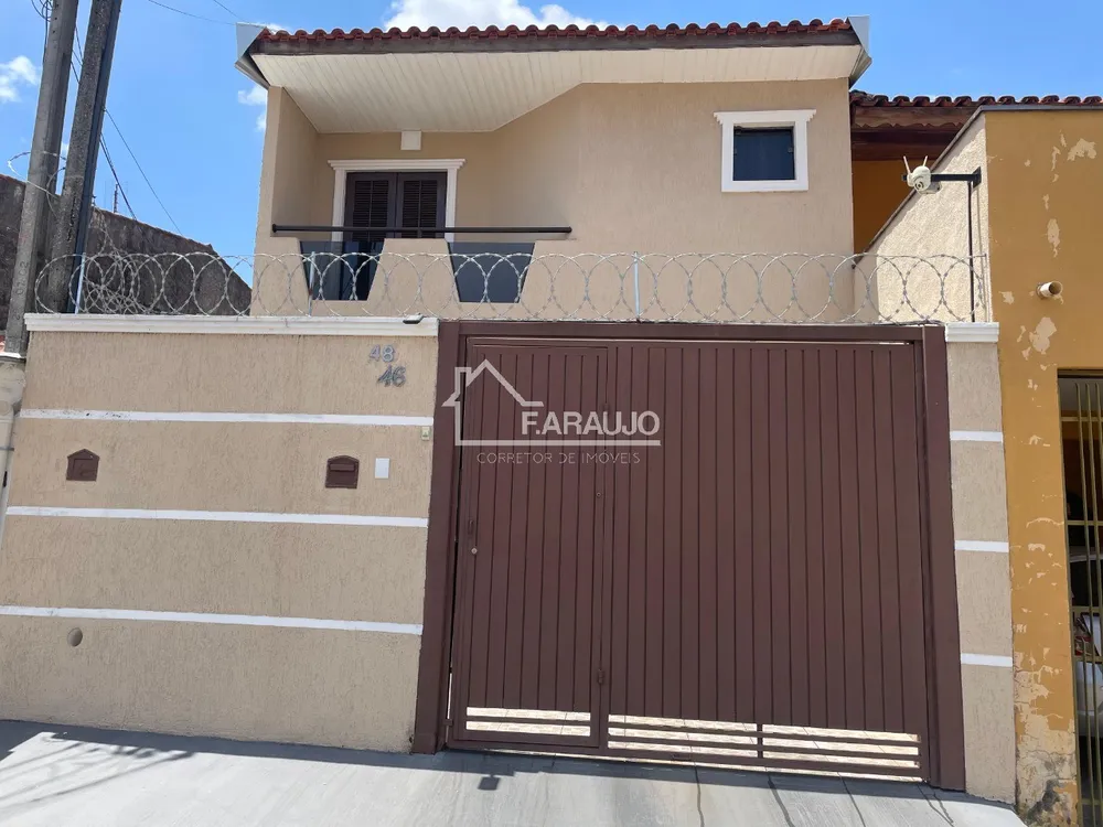 Casa, 3 quartos, 171 m² - Foto 1