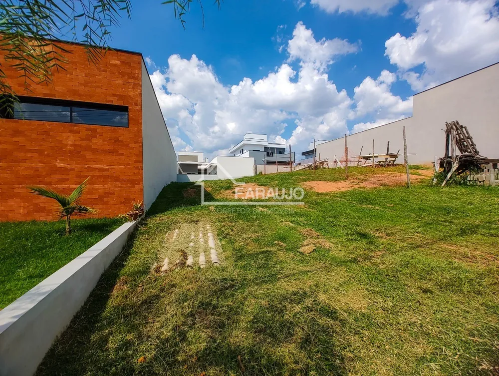 Loteamento e Condomínio, 250 m² - Foto 1