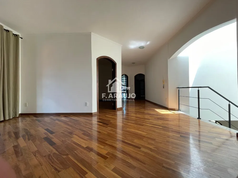Casa, 4 quartos, 360 m² - Foto 8