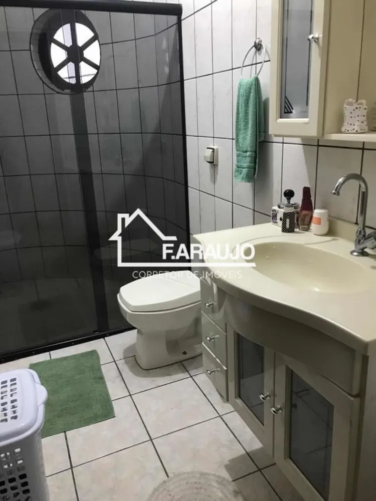 Casa, 3 quartos, 207 m² - Foto 2