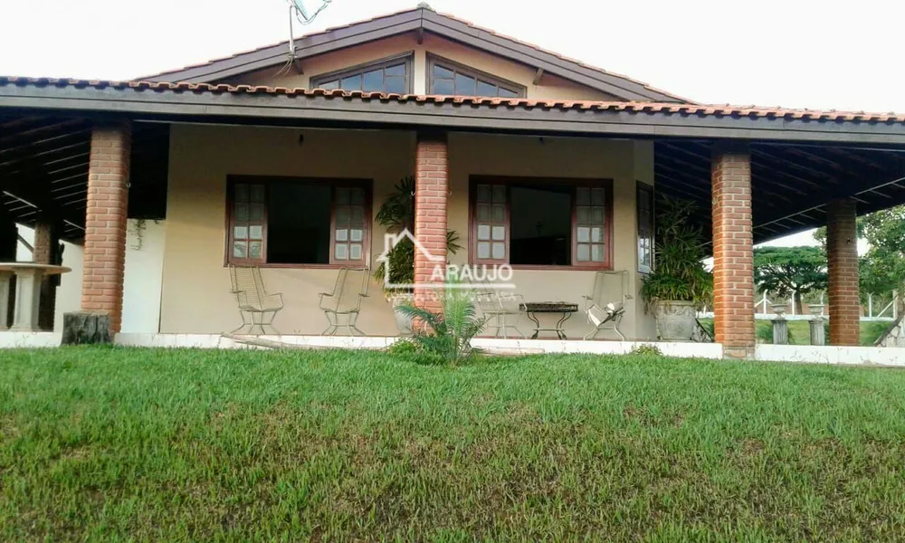 Chácara, 3 quartos, 3555 m² - Foto 1