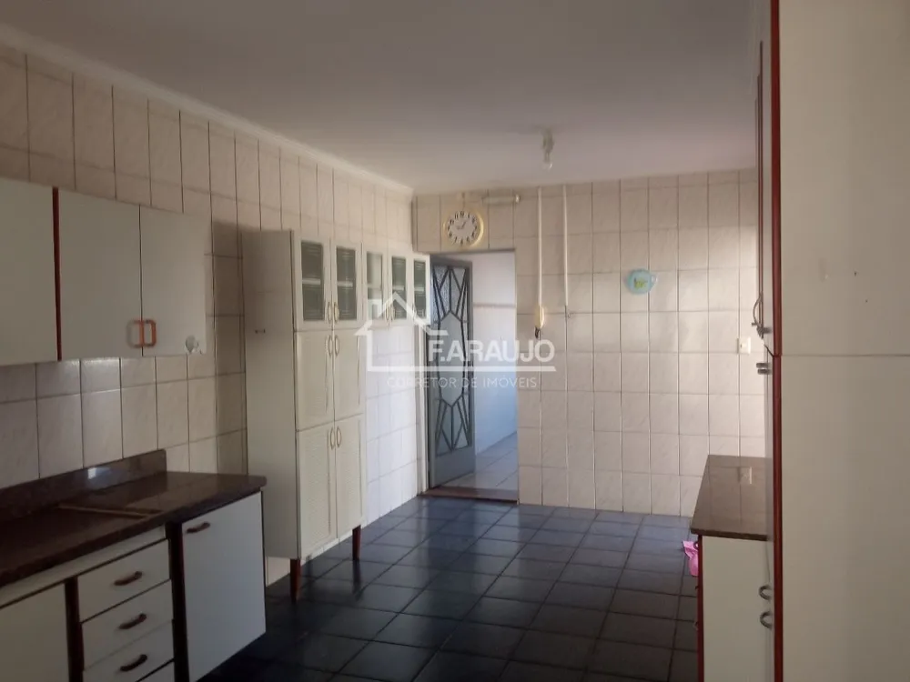 Casa, 4 quartos, 225 m² - Foto 4