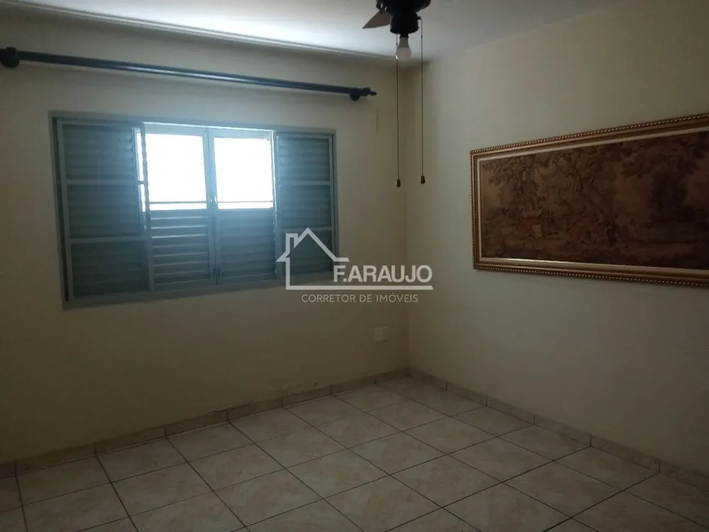 Casa, 4 quartos, 225 m² - Foto 8