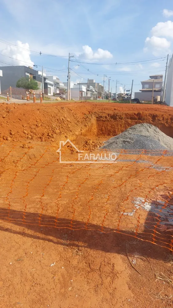 Loteamento e Condomínio, 180 m² - Foto 1
