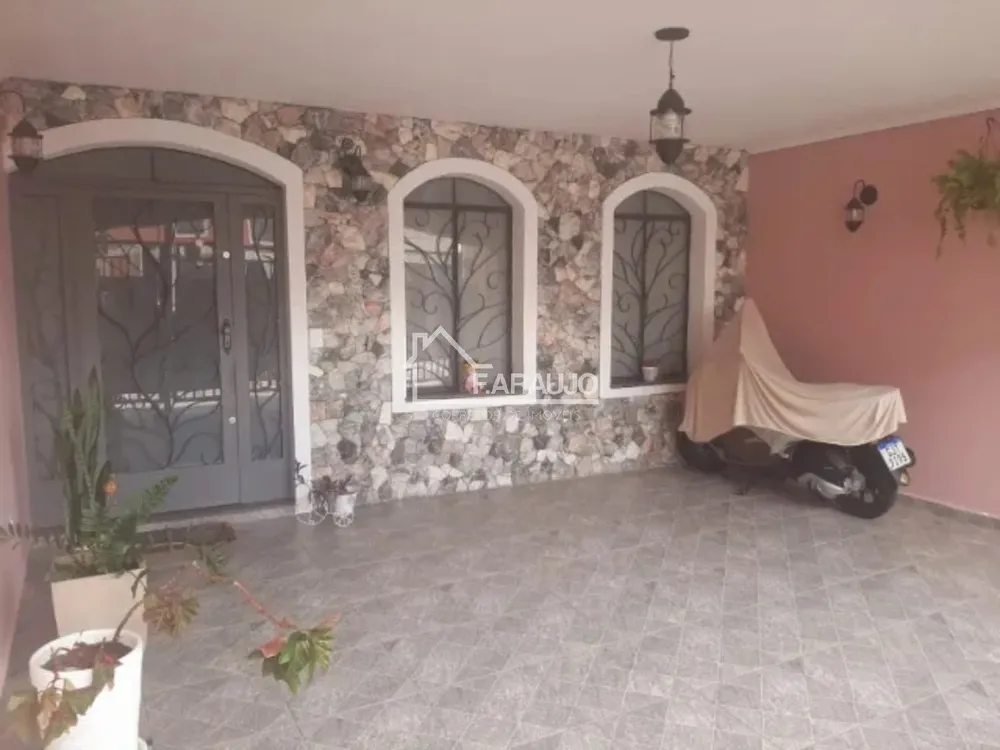 Casa, 3 quartos, 234 m² - Foto 2