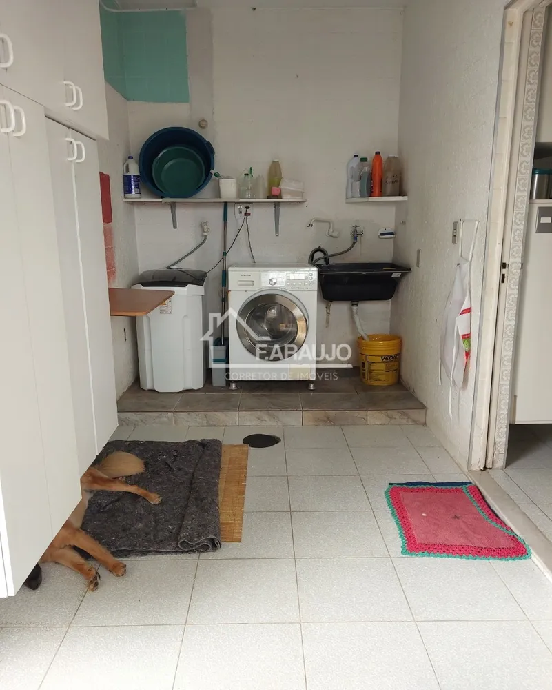 Casa, 5 quartos, 266 m² - Foto 8