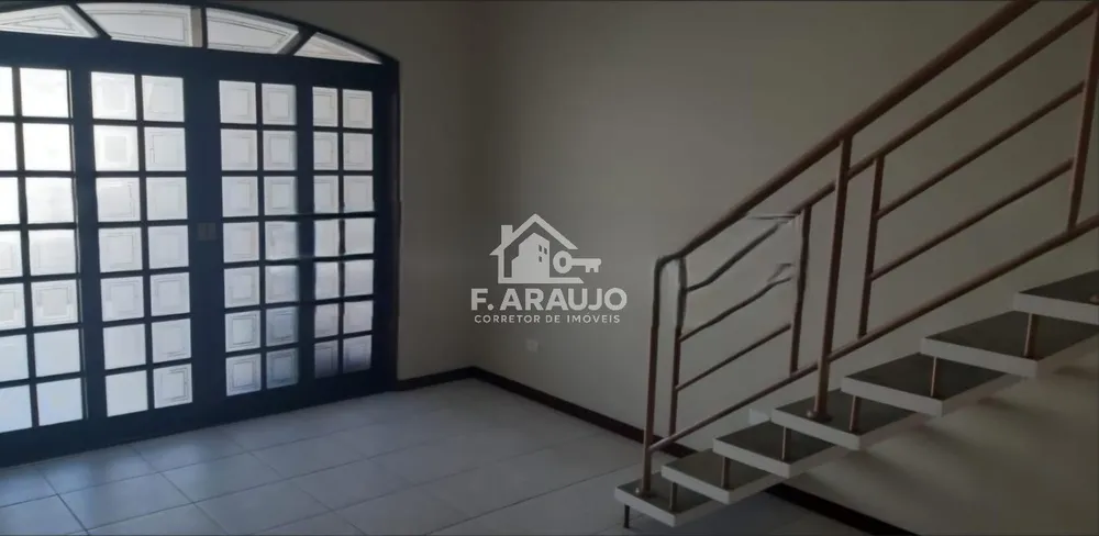 Casa, 3 quartos, 185 m² - Foto 2
