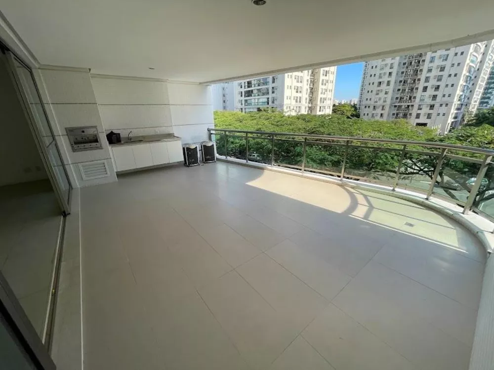 Apartamento à venda com 4 quartos, 275m² - Foto 1