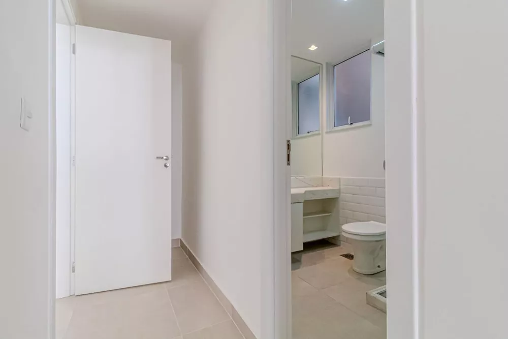 Apartamento à venda com 3 quartos, 135m² - Foto 2