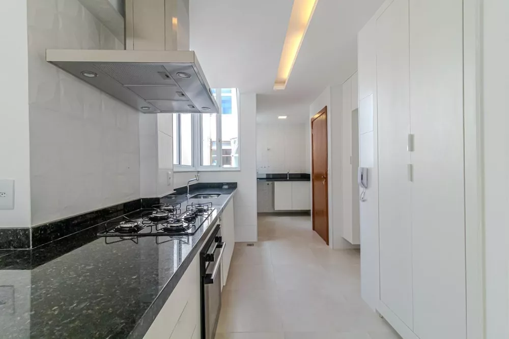 Apartamento à venda com 3 quartos, 135m² - Foto 4