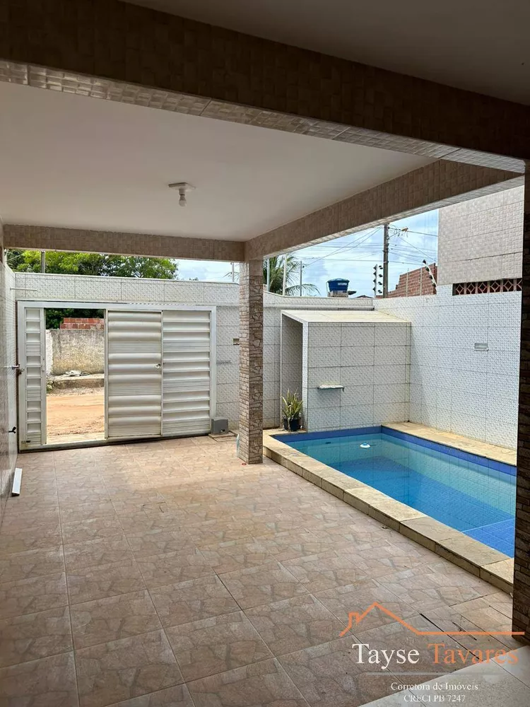 Casa à venda com 3 quartos, 210m² - Foto 2