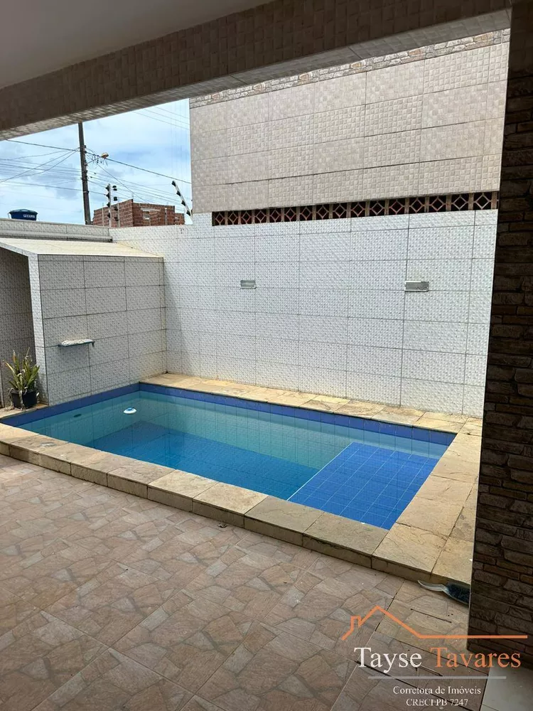 Casa à venda com 3 quartos, 210m² - Foto 4