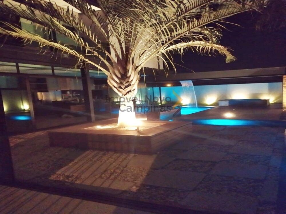 Casa à venda com 3 quartos, 332m² - Foto 1