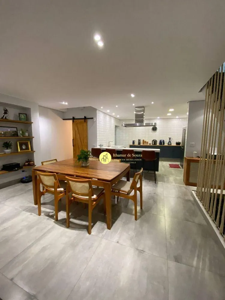 Sobrado, 3 quartos, 250 m² - Foto 1