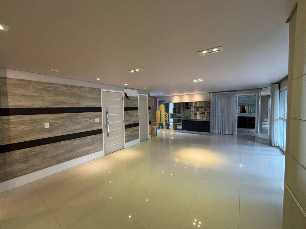 Apartamento, 3 quartos, 215 m² - Foto 1