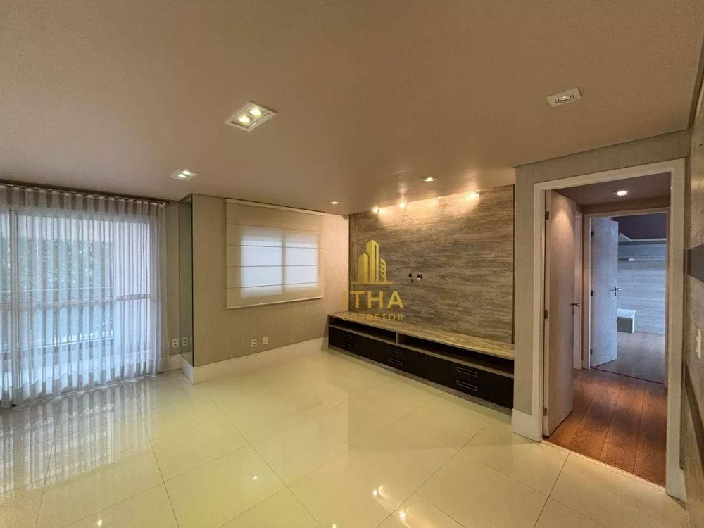 Apartamento, 3 quartos, 215 m² - Foto 2