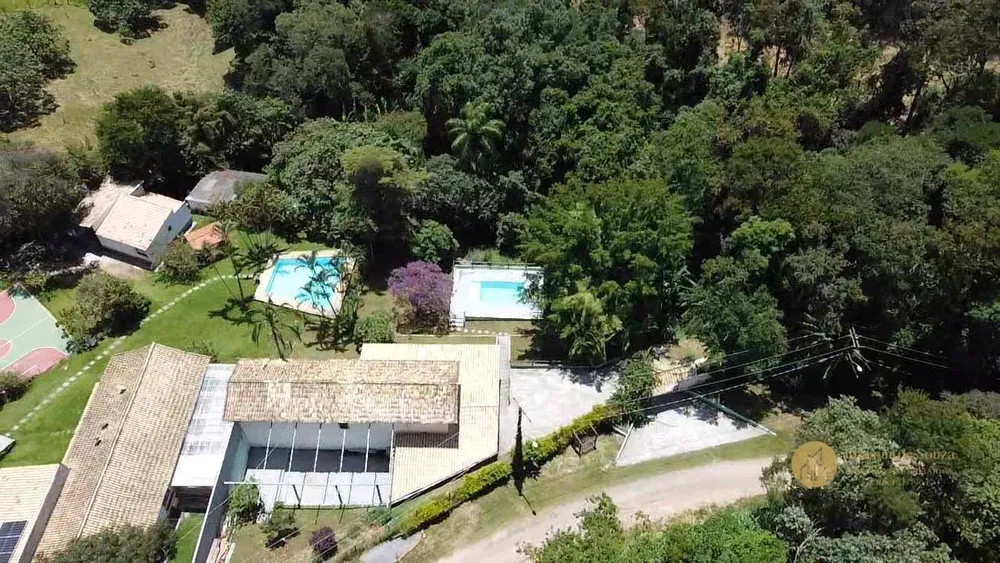 Chácara, 3 quartos, 2500 m² - Foto 1