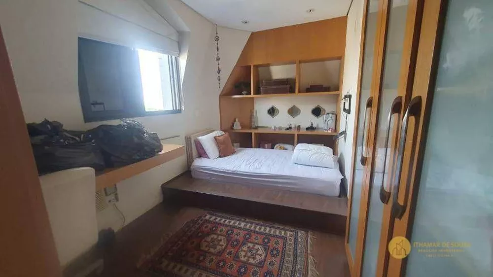 Cobertura, 3 quartos, 196 m² - Foto 4