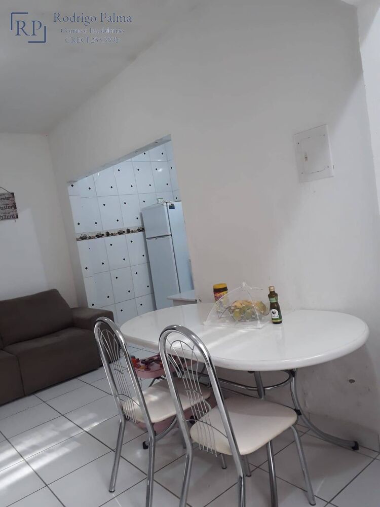 Casa à venda com 3 quartos, 75m² - Foto 2