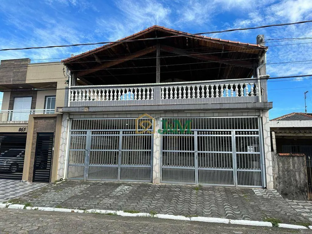 Sobrado, 3 quartos, 303 m² - Foto 1