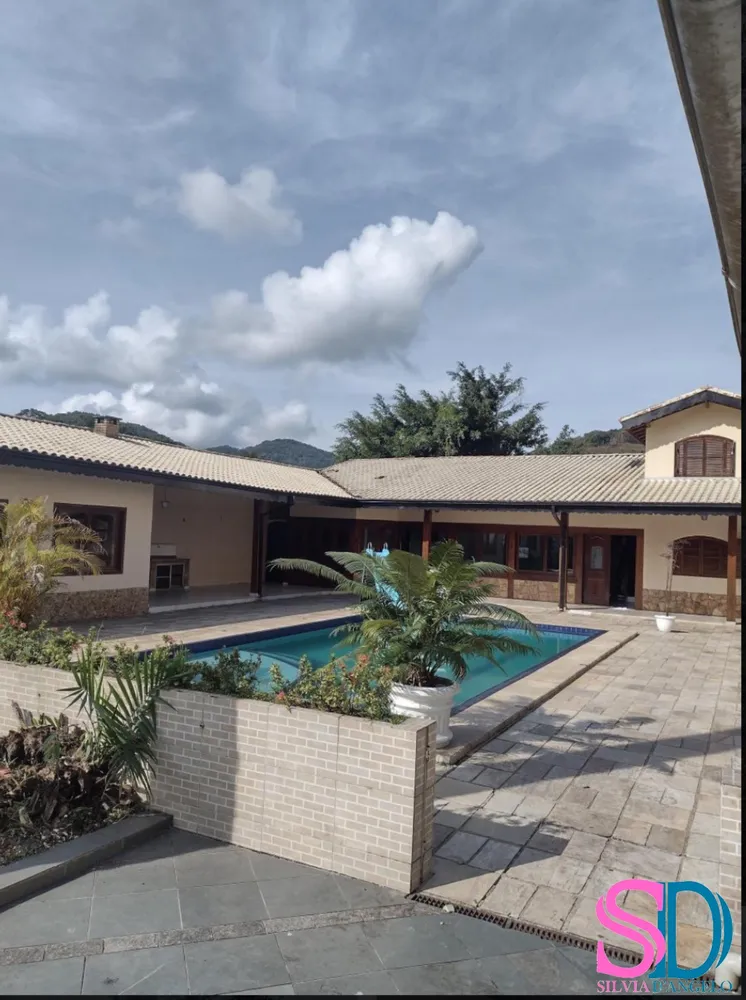 Chácara, 8 quartos, 1760 m² - Foto 1