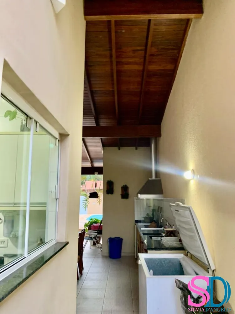 Casa, 4 quartos, 205 m² - Foto 1