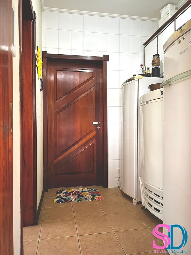 Casa de Condomínio à venda com 4 quartos, 254m² - Foto 2