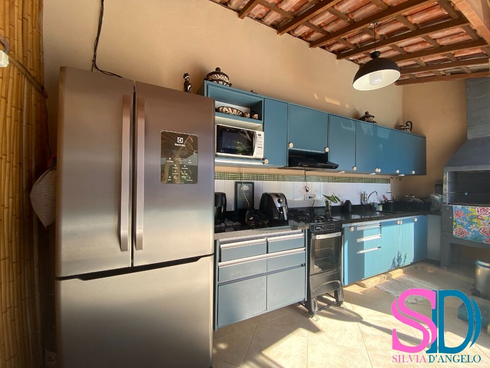 Casa à venda com 3 quartos, 229m² - Foto 8