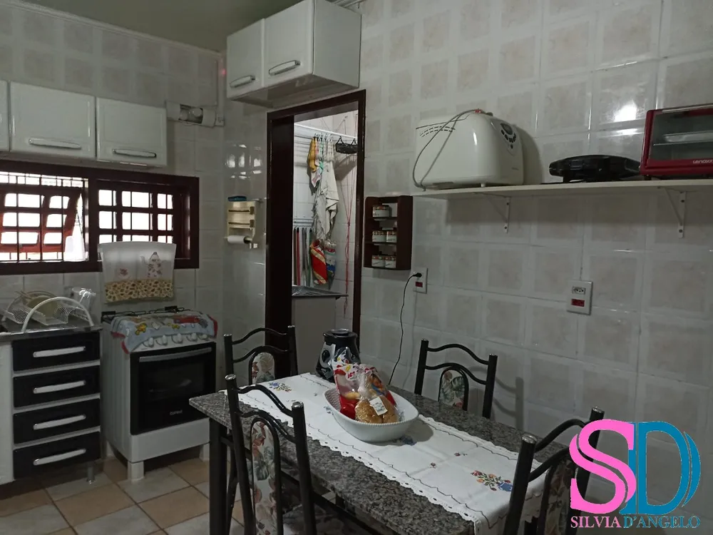 Casa, 4 quartos, 324 m² - Foto 2