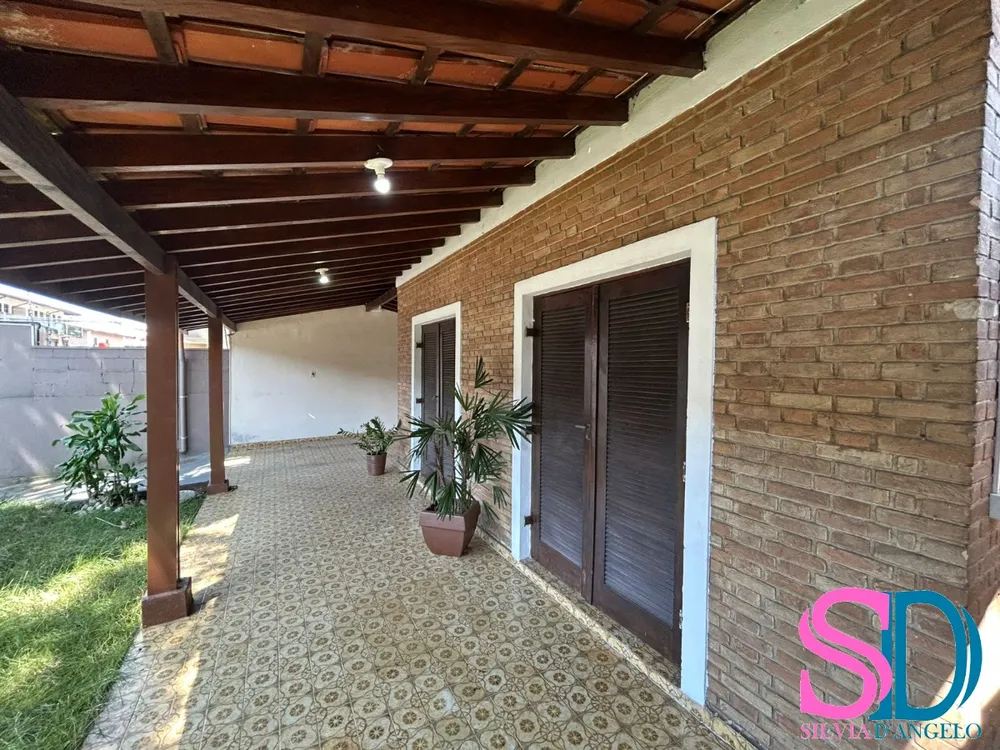 Casa, 4 quartos, 230 m² - Foto 1