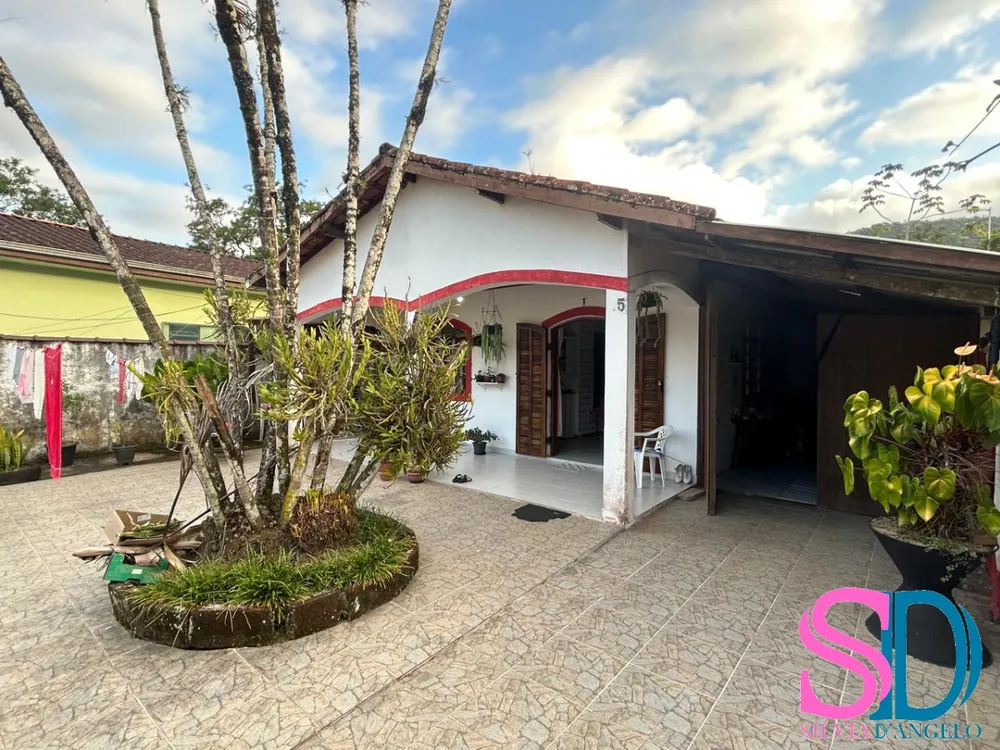 Casa, 3 quartos, 210 m² - Foto 1