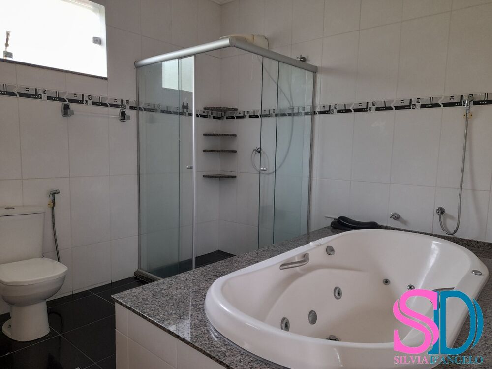 Casa de Condomínio à venda com 4 quartos, 256m² - Foto 1
