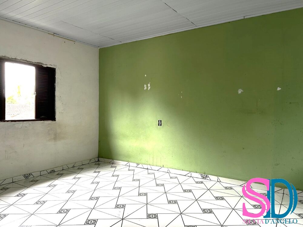 Casa à venda com 6 quartos, 100m² - Foto 4