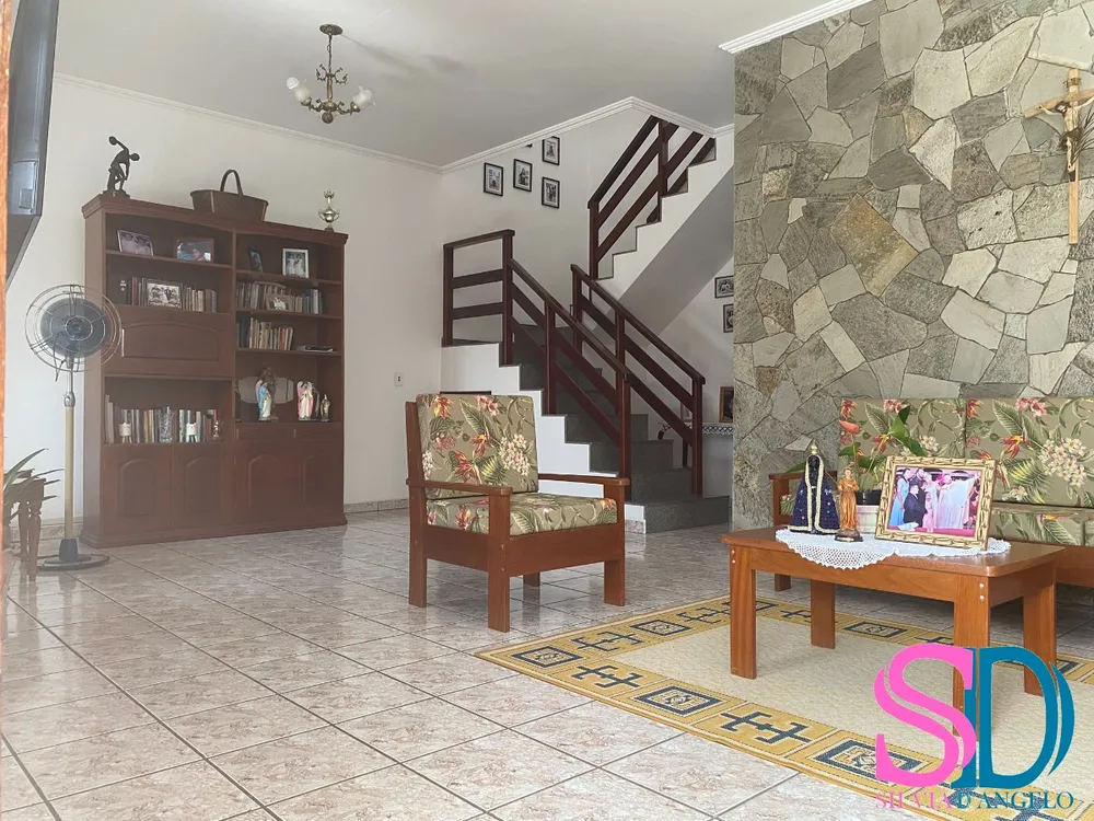 Sobrado, 4 quartos, 199 m² - Foto 1