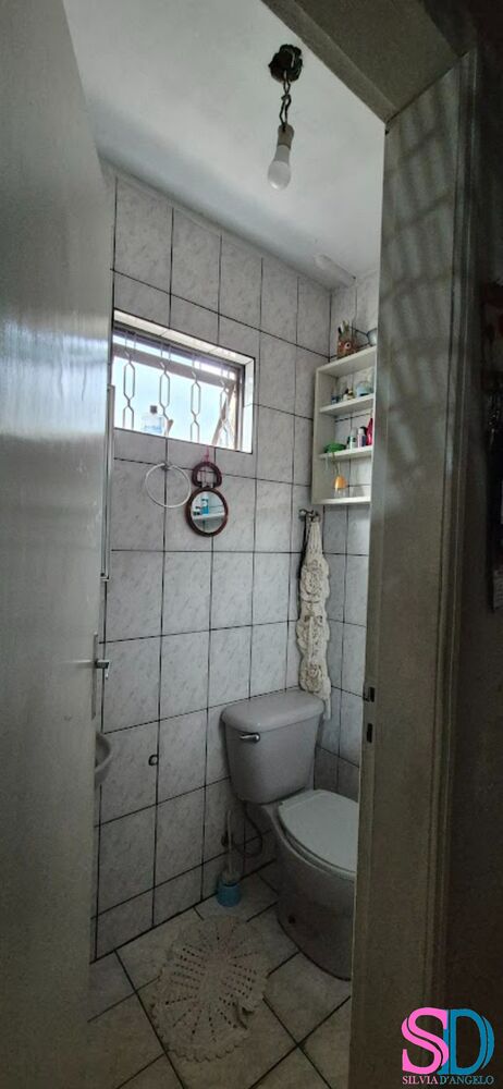 Casa à venda com 2 quartos, 135m² - Foto 2