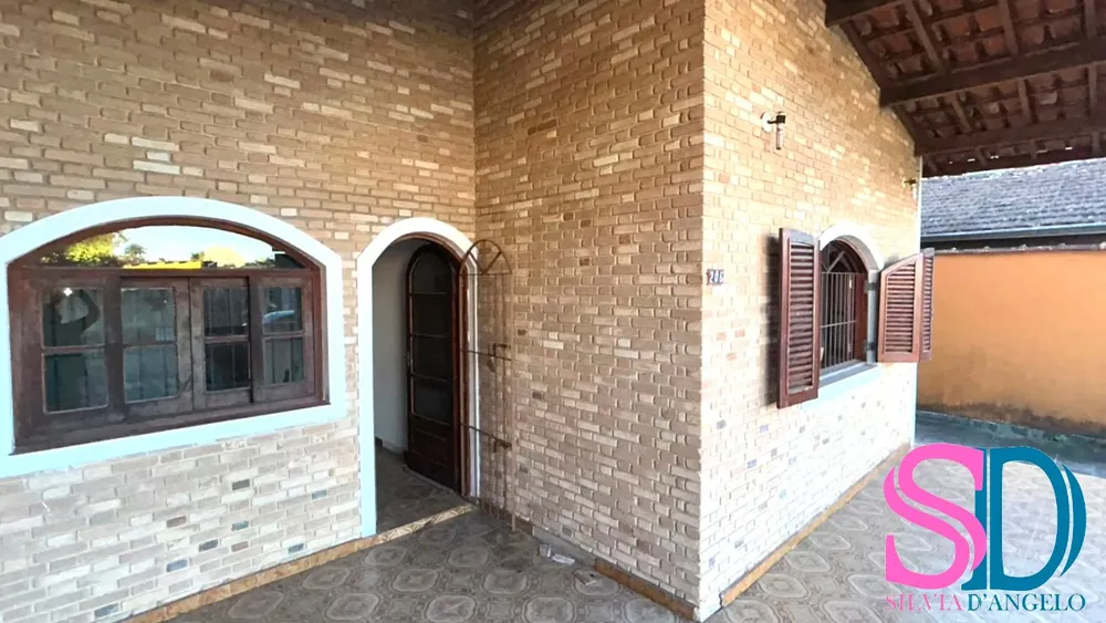 Casa, 5 quartos, 144 m² - Foto 1