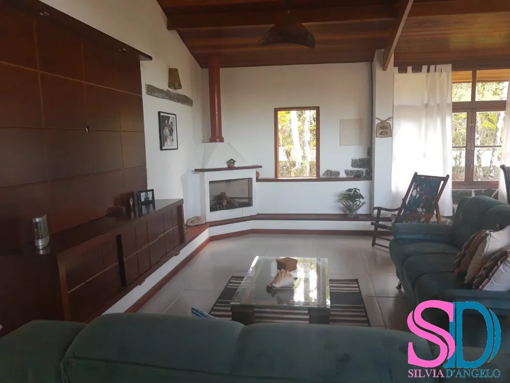 Casa, 4 quartos, 236 m² - Foto 1
