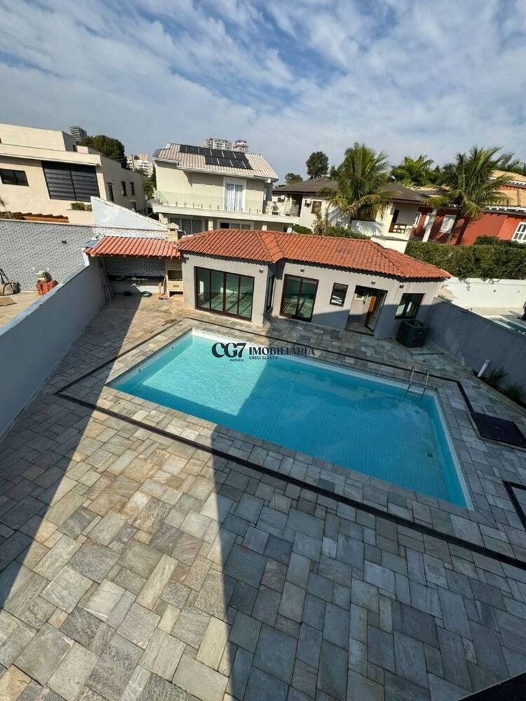 Sobrado à venda com 4 quartos, 512m² - Foto 1