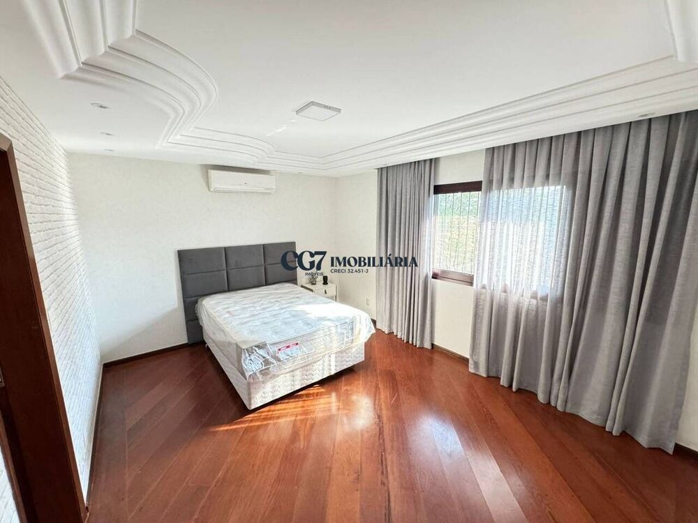 Sobrado à venda com 4 quartos, 512m² - Foto 2