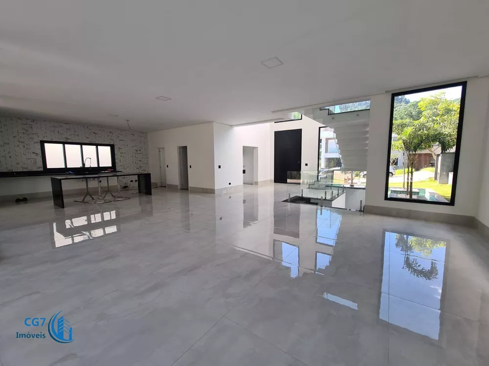 Sobrado à venda com 4 quartos, 480m² - Foto 2