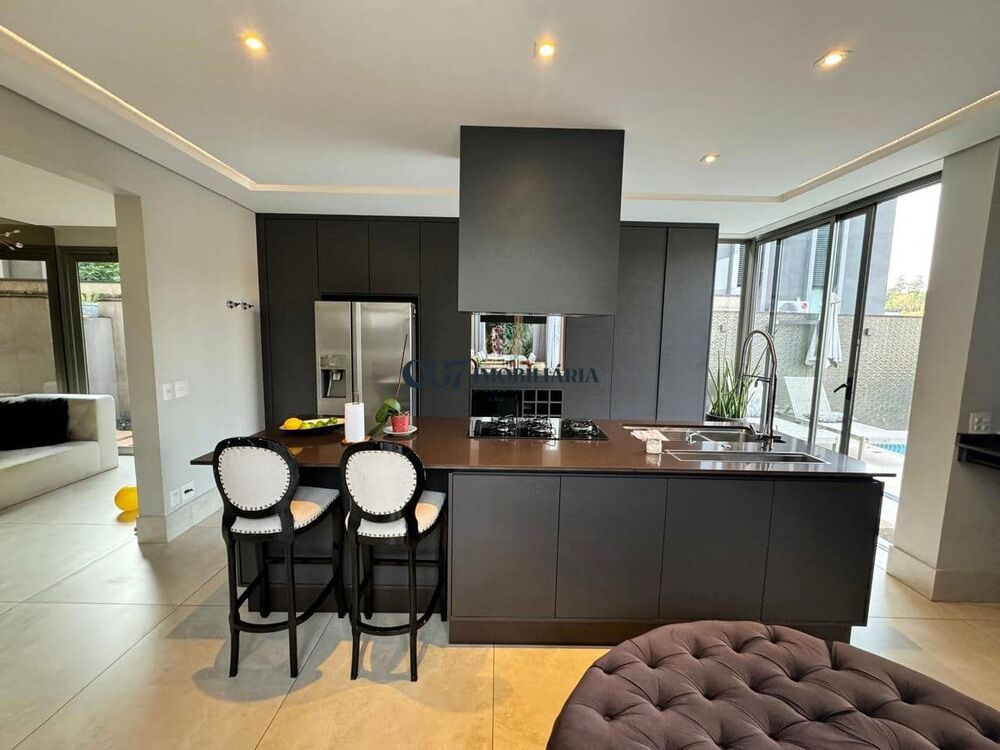 Sobrado, 4 quartos, 301 m² - Foto 4